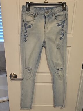 SO Light Blue Floral Embroidered Skinny Jeans - Women's
